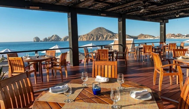 Beachfront Junior Suite at Pueblo Bonito Rose, Steps from Medano Beach in Cabo San Lucas