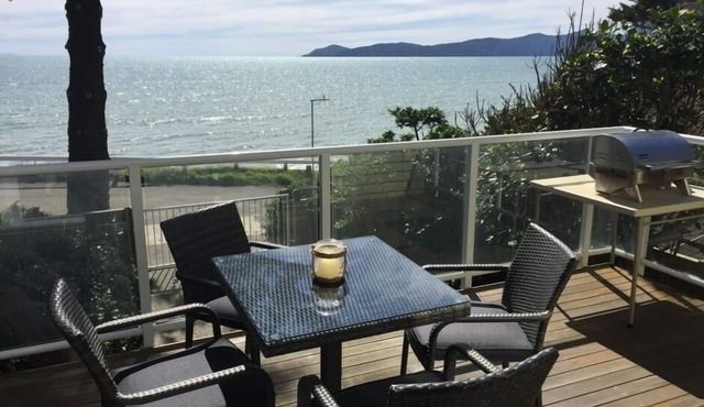 Beachfront Raumati South in Raumati South