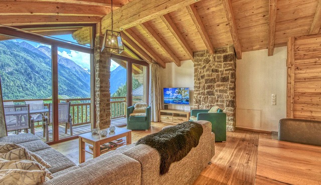 Beautiful Austrian style Chalet at the ski slope in Kaprun