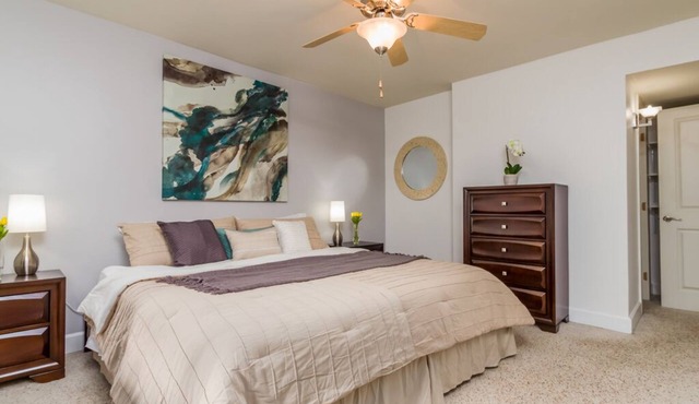 Beautiful Furnished Westwood Condo near UCLA 1BD/1BA with Parking in Los Angeles