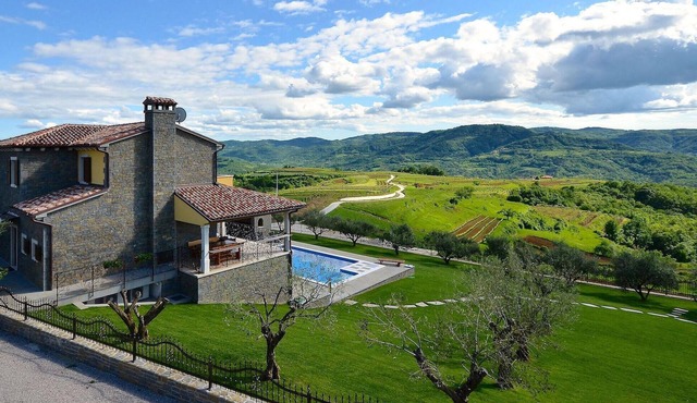 Beautiful home in Buzet with sauna in Buzet