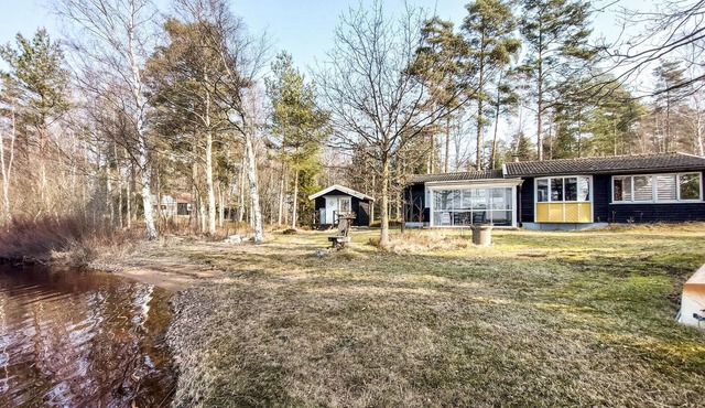 Beautiful home in Vägla with WiFi in Vägla