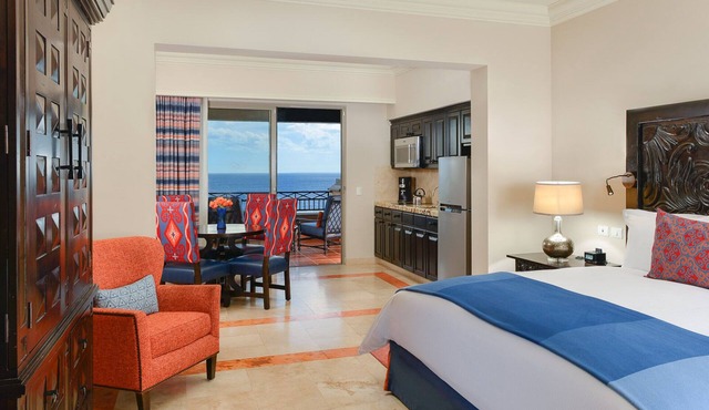 Beautiful Master suite at Pueblo Bonito Los Cabos Beach Resort in Centro