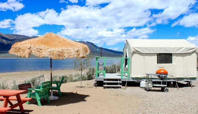 Beautiful Tented Cabin with Stunning Reservoir Views for a Unique Glamping Getaway in Bridgeport, California in Bridgeport