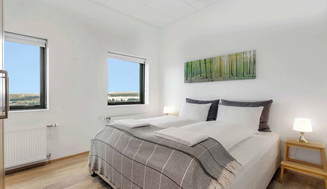Blue Mountain Apartments - Corner Studio with View in Kópavogur