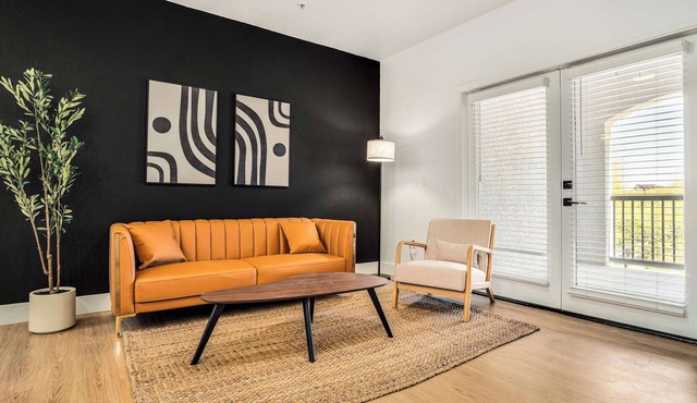 Boulevard Stays Luxe 2BR by the Stadium Pool, Parking, Gym 05 in Glendale