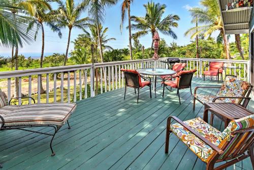Breezy Kailua-Kona Bungalow w/Lanai & Ocean View! in Kailua-Kona