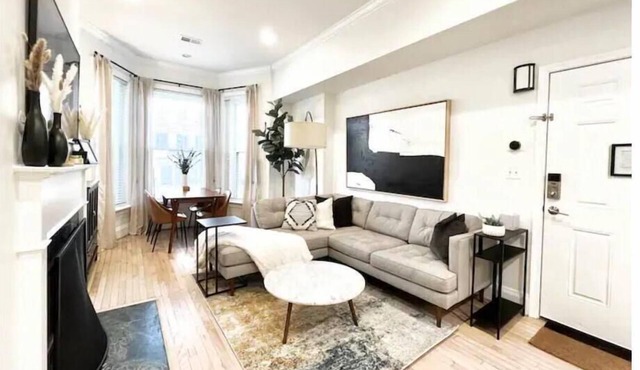 Bright & Modern 3BD/3BA Rowhouse in Capitol Hill - Free Parking for 2 Vehicles in Washington