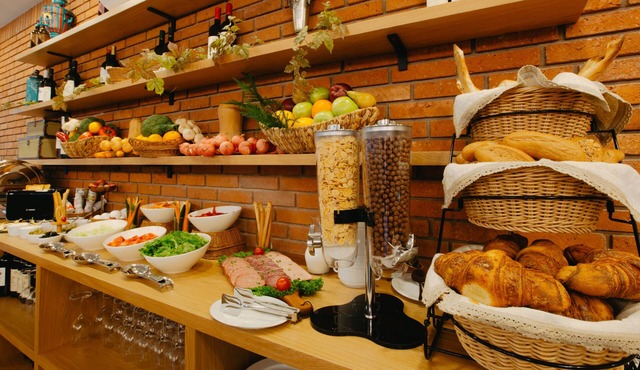 Bright-Stylish place with pool, Bar & Restaurant