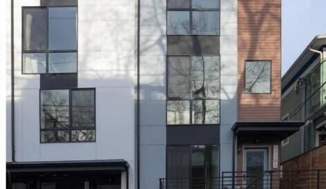 Capitol Chill - Modern Luxury Townhouse in Seattle