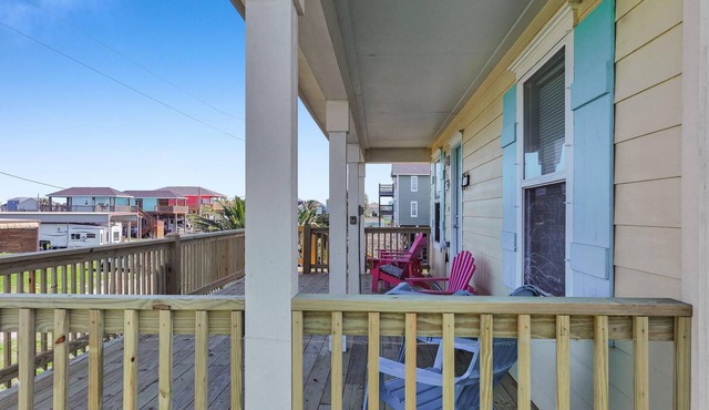 Casa Carmen - Beachside- 3 bedroom 2 bath home sleeps 9. in Crystal Beach