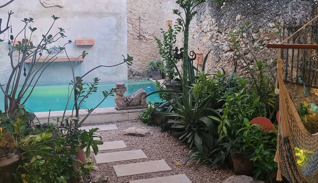CASA LOLA - Bohemian Colonial in Centro with private pool and AC throughout. in Merida