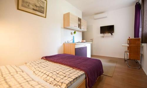 Centar 2 Private Room with Ensuite and Kitchenette in Split