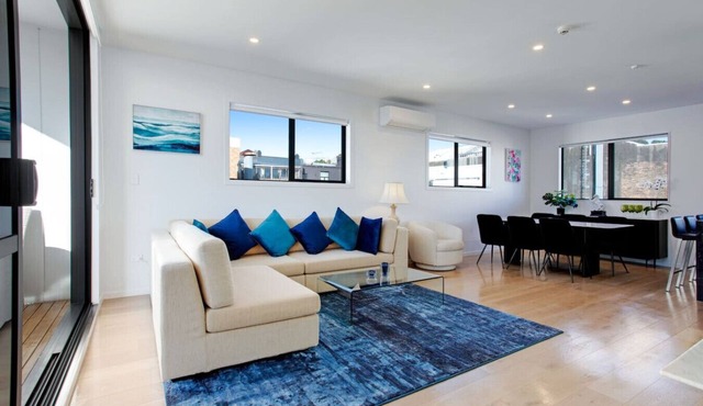 Central Modern Duplex Home near Cornwall Park in Auckland Central Suburbs