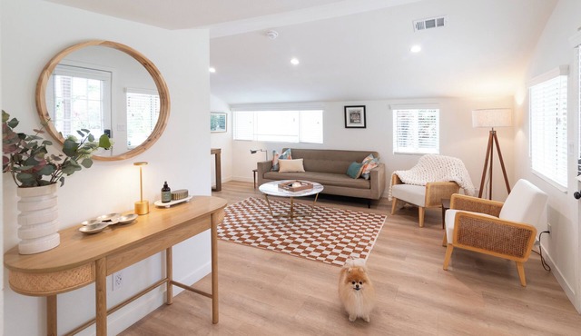 Central Thousand Oaks retreat close to shops & eats! in Thousand Oaks