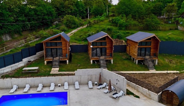 Charming 1-bedroom cottage with AC in cozy Sioni
