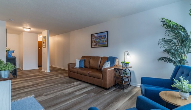 Charming 1-bedroom apartment in historic downtown Cedar Falls with AC. in Cedar Falls