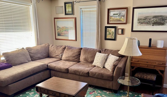 Charming 2 BR Whole-house rental Explore Historic Bethlehem in Bethlehem