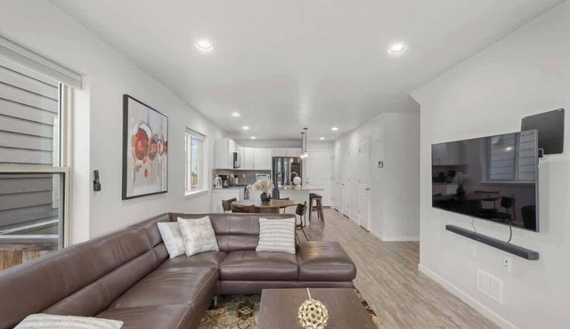 Charming Central Park Denver Single Family Home in Denver