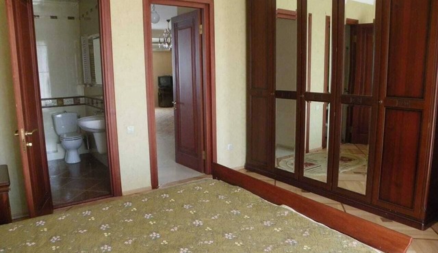 Charming spacious 1-bedroom apartment beside Vake Park in Tbilisi