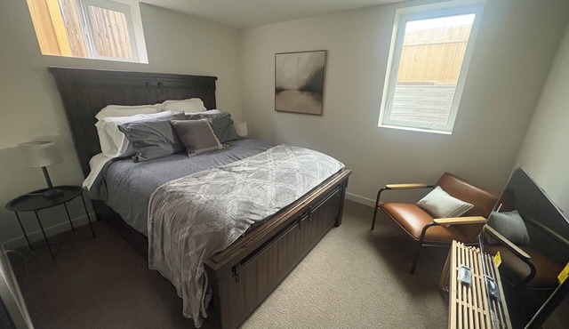 Charming, Spacious 5-bedroom house with amenities in vibrant Denver in Denver