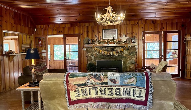 Charming Twain Harte Cabin with central AC/heat, Campfire pit, Lake-privileges. in Twain Harte