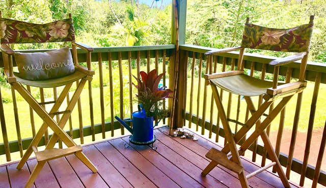 Cheerful, spacious home filled with Aloha! in Keaau