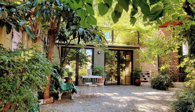 Chic Studio in Old Tbilisi Steps from Funicular & Sights