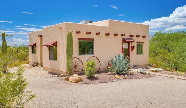 Chic Tucson Casita w/Deck & Panoramic Views! in Tucson