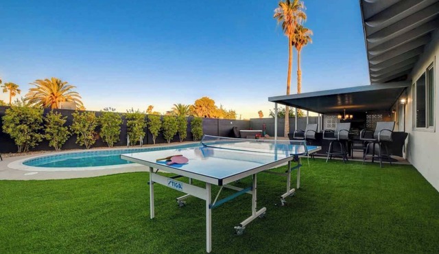 Close to Strip! Pool, Spa, Roulette Table, Golf in Las Vegas