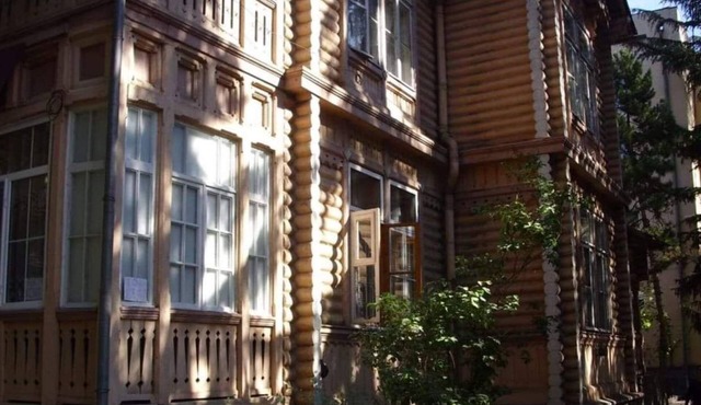 Closer to nice parks, cafes and all stores