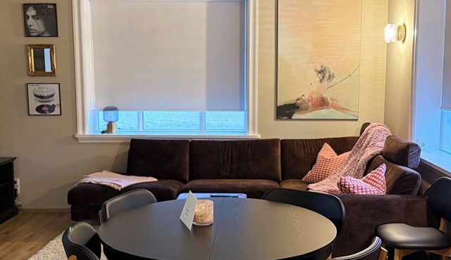 Comfortable 2BR apartment just outside Reykjavík city center with parking in Reykjavík