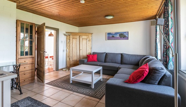 Comfortable Apartment “Deichgraf 2” close to the Sea with Wi-Fi in Friedrichskoog