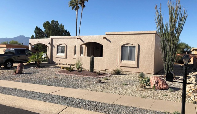 Comfortable relaxing 1300 sq. ft. Fully Equipped Green Valley Home with View in Green Valley