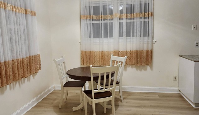 Convenient/family friendly home with yard driveway in Silver Spring