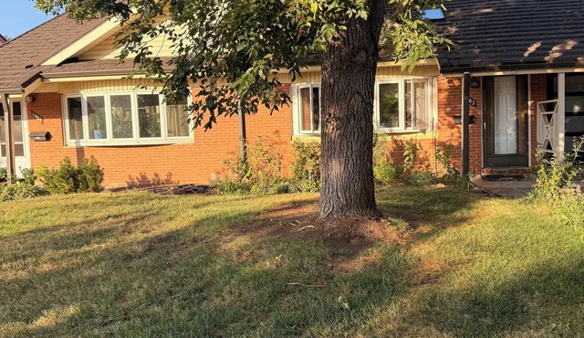 Convenient location and clean home in Golden