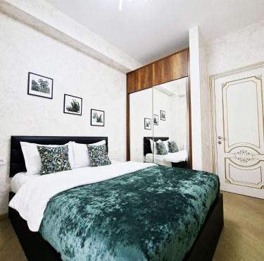 Cozy 1 Bedroom Apartment with Balcony in Central Tbilisi