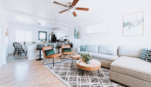 Cozy 3-Bedroom ~Firepit!~ Near Red Rocks and Downtown in Wheat Ridge