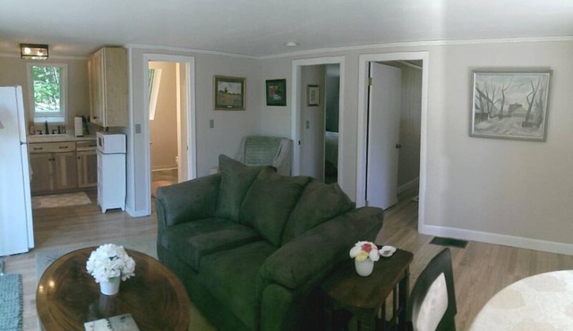 Cozy Apartment Overlooking Mount Washington in Rural Country Setting in Jackson