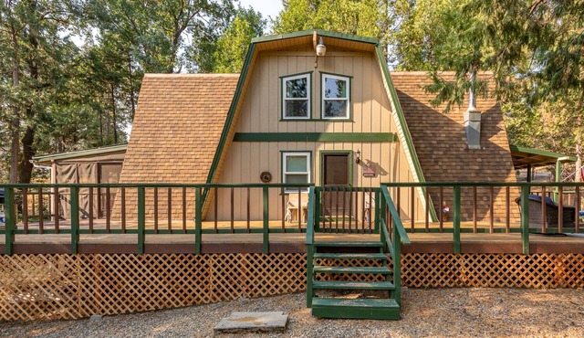 Cozy Cabin near Bass Lake/Yosemite National Park! in Oakhurst