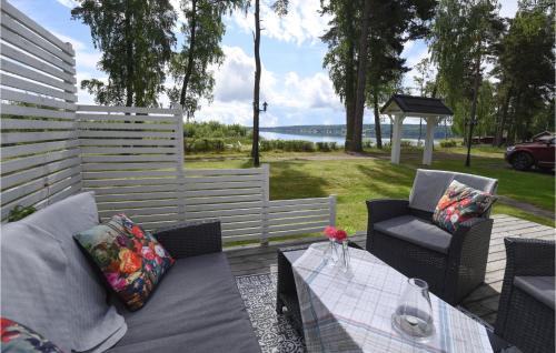 Cozy Home In Hjo With Wifi in Hjo