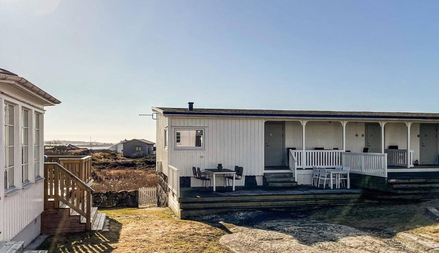 Cozy home in Varberg with house sea view in Varberg