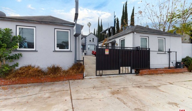 Cozy Studio City Studio Single in Studio City
