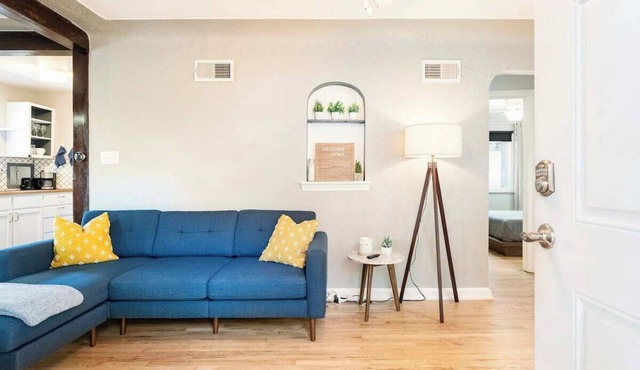 Cozy Townhome Steps from City Park - Pet-Friendly Monthly Stays in Denver