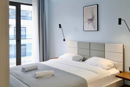 Crown Plaza Apartment Near the Beach - by Wehost