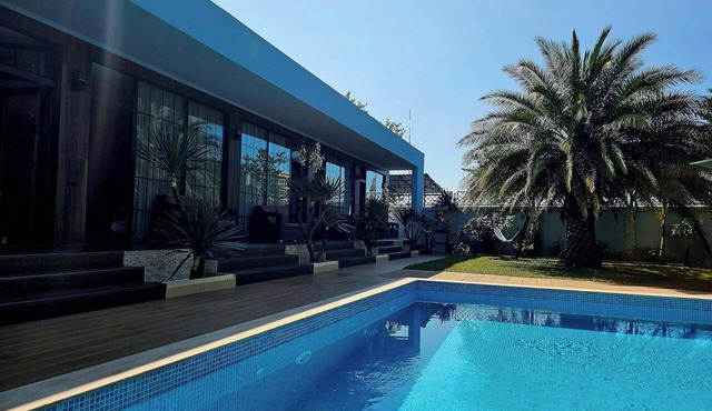 Dachis villa with pool in Batumi