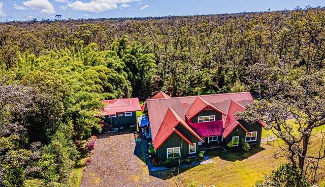 Dancing Volcano Estate - sleeps 8 Near Hawaii Volcanoes National Park in Volcano