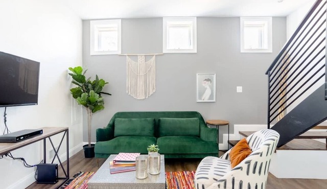 Decompress in the Zen Surroundings of a Cozy Carriage House in Washington