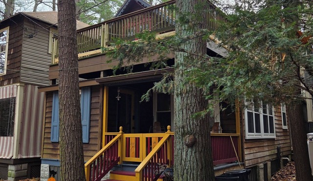 Delightful cottage in charming Mount Gretna in an amazing location! in Mount Gretna