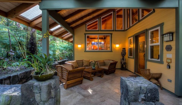 Deluxe, Private Sanctuary at Hawaii Volcanoes National Park! in Volcano